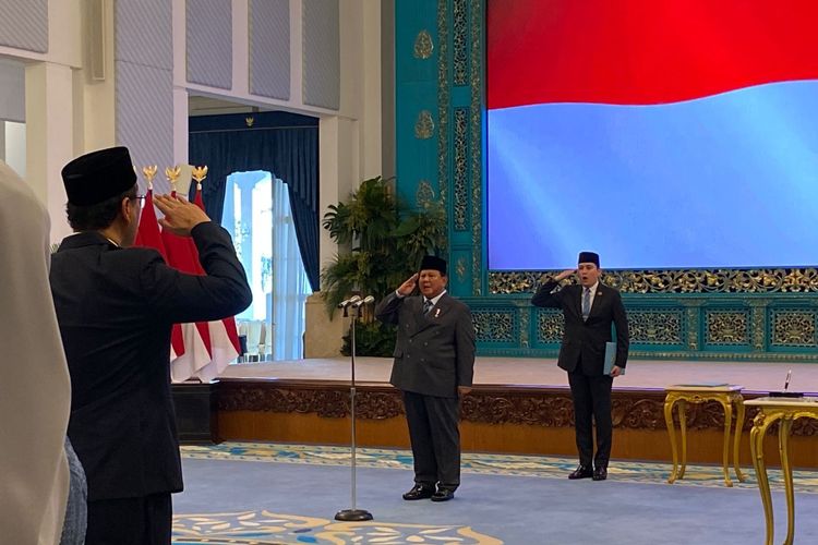 Presiden Prabowo Subianto melantik sejumlah menteri di Istana Kepresidenan Jakarta, Senin (8/9/2025). (KOMPAS.com/FIKA NURUL ULYA)